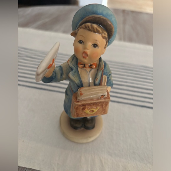 🌿💕 M.I. Hummel Goebel #119 Postman - Picture 8 of 8